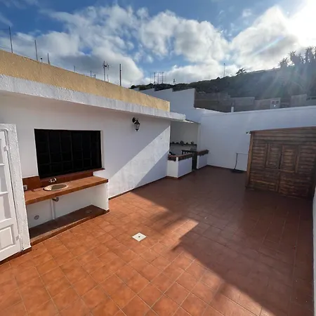 Whispering Tides 度假居 *