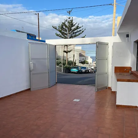 Whispering Tides بيت للعطل *